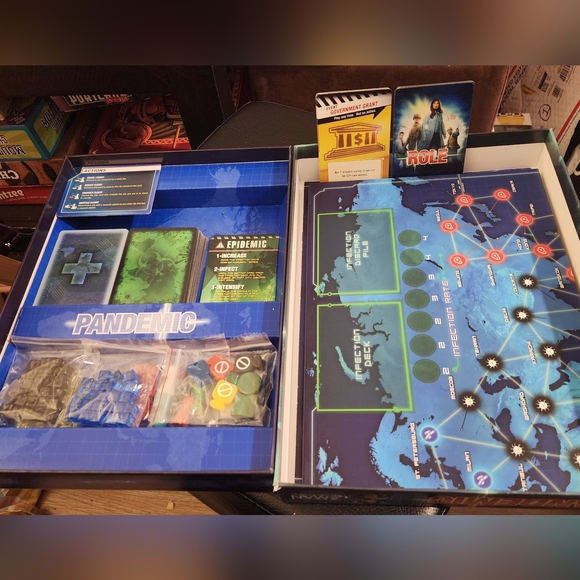 Pandemic Board Game - Picture 2 of 4